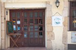 Restaurant where we ate in that courtyard (Note the FT reflected in the door)