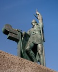 Ingólfr Arnarson Monument, Reykjavik - from the left