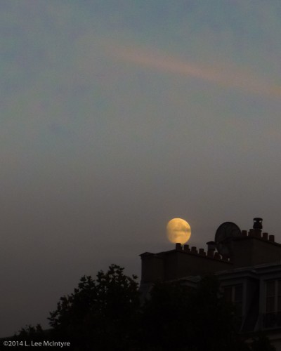 Moonrise, Paris, 2014