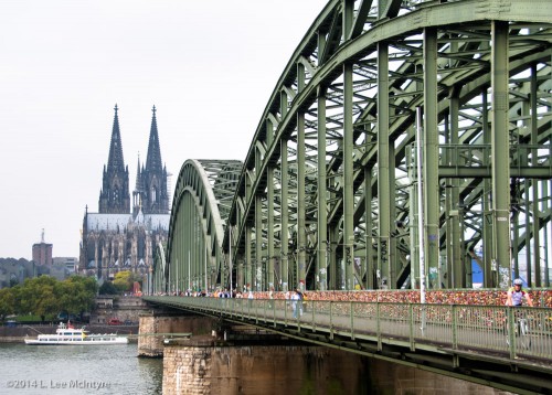 Hohenzollern Bridge, "Postcard Shot" angle